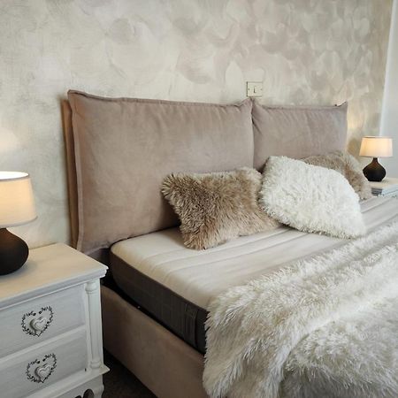 Appartamento Vicino Al Mare Con Parcheggio Riva Ligure Exteriör bild