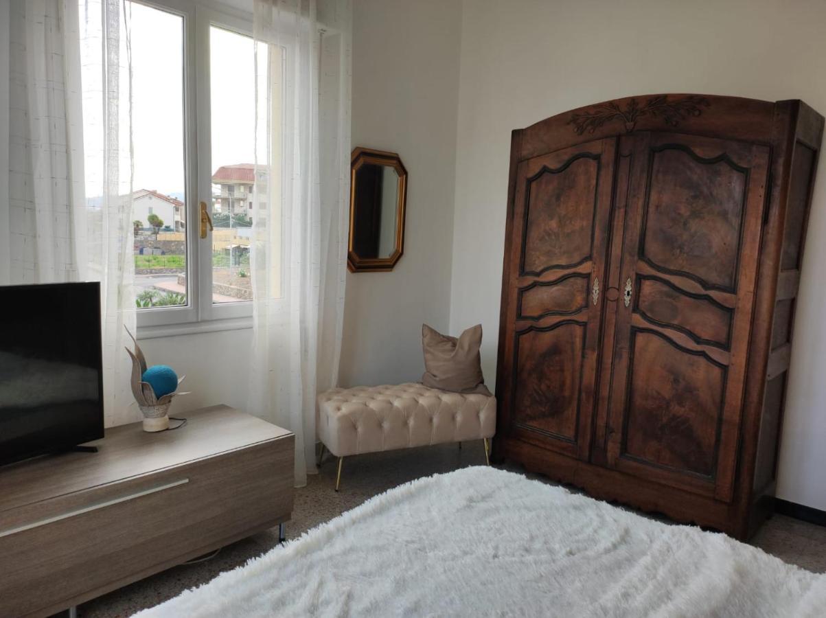 Appartamento Vicino Al Mare Con Parcheggio Riva Ligure Exteriör bild