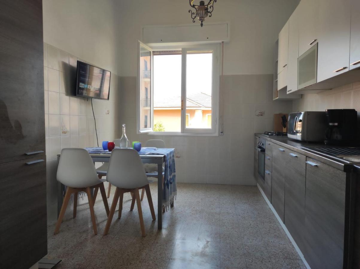 Appartamento Vicino Al Mare Con Parcheggio Riva Ligure Exteriör bild